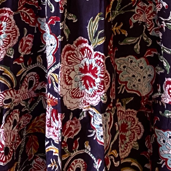 Charlee Alexis Dress in Midnight Floral Small - Picture 4 of 10